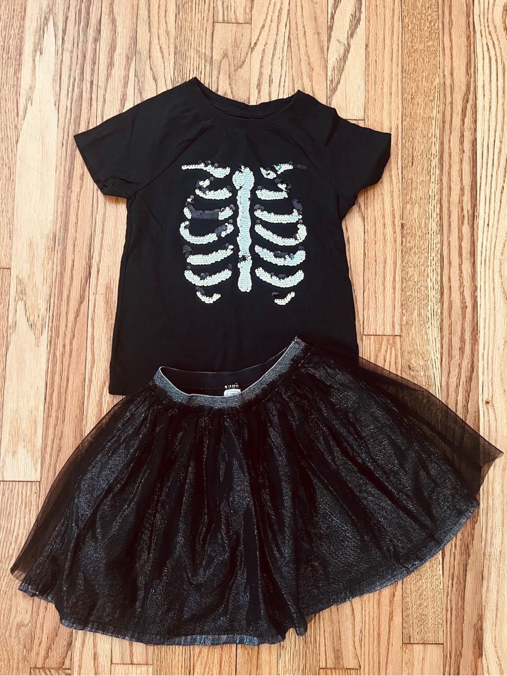 Cat & Jack Black Skeleton Flip Sequin T-Shirt and GAP Black Tulle Skirt Sz 4/5